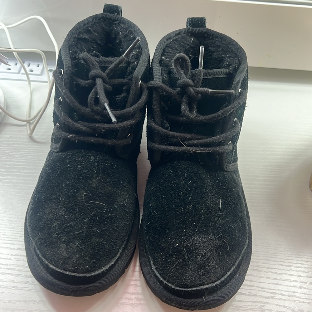 Black Neumel Uggs
